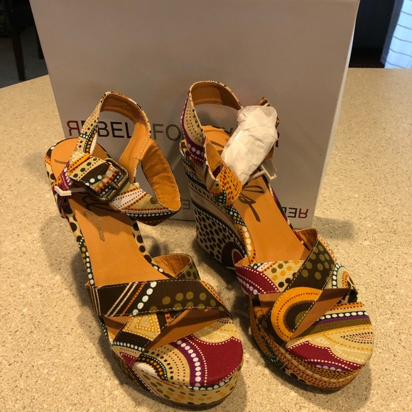 Sandals - Picture 1 of 4